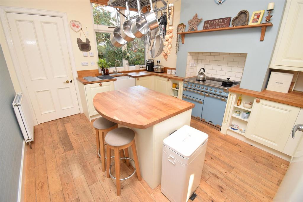 Kitchen breakfast room (2).jpg