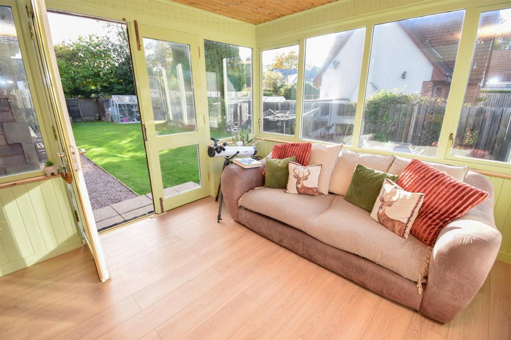 SUN ROOM (2).jpg