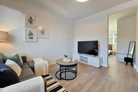 Studio to rent, Manchester Road, Timperley
