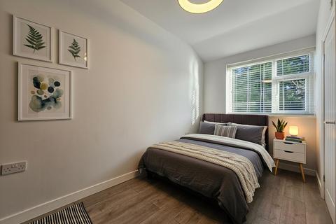 Studio to rent, Manchester Road, Timperley