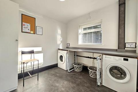 Studio to rent, Manchester Road, Timperley