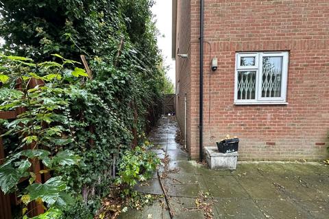 undefined, 25B Robin Court, Carew Road, Wallington, Surrey, SM6 8TH