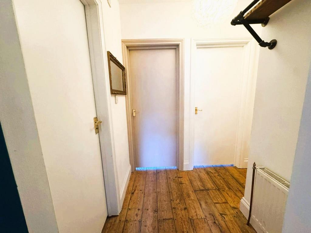 Hallway 2.jpeg