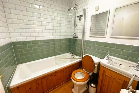 2 bedroom flat to rent, Stapleton Road, Bristol BS5