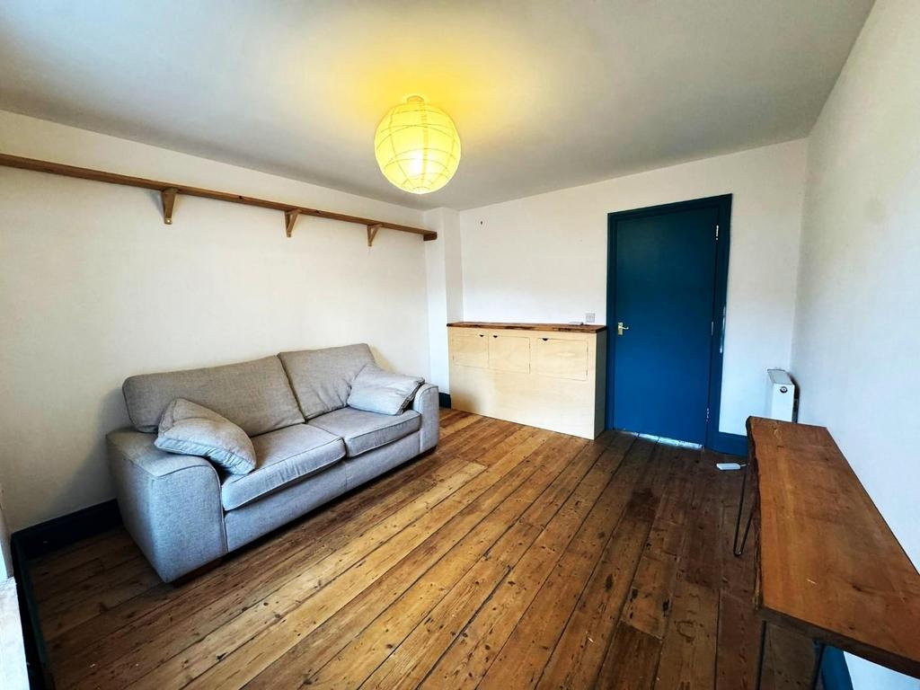 Lounge 1.jpeg