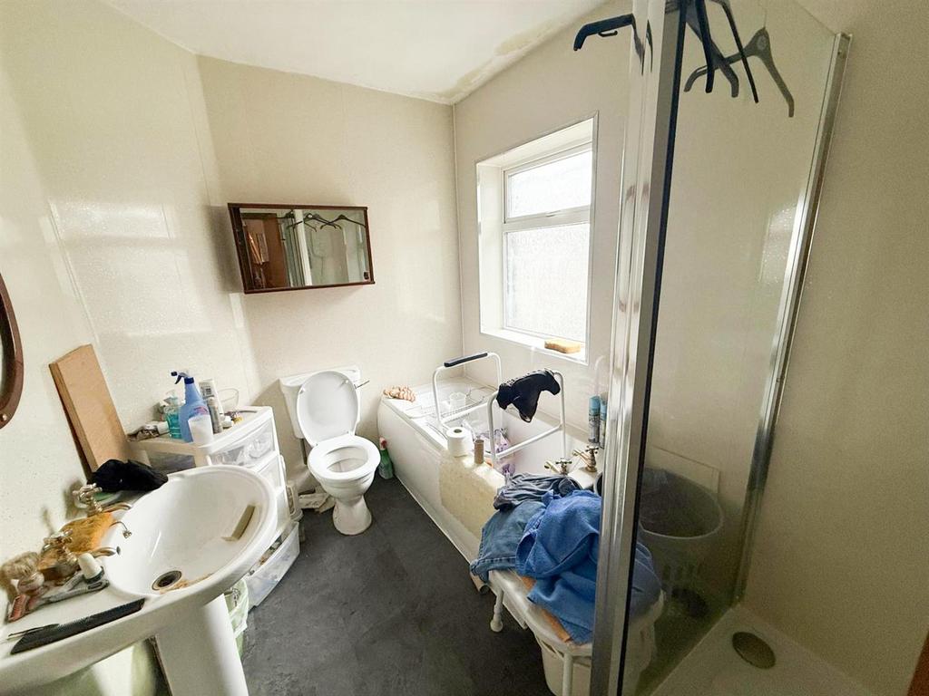 5 bed terrace Cross Hills