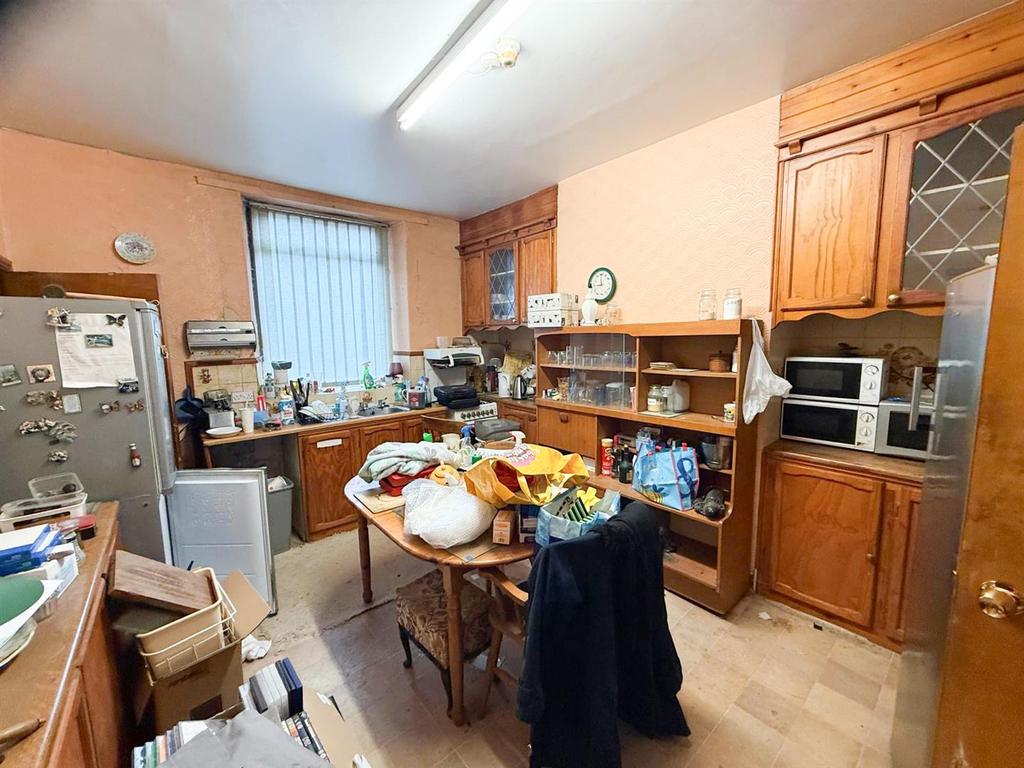 5 bed terrace Cross Hills