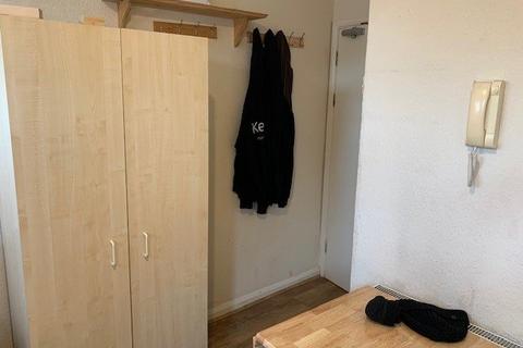 undefined, High Street, Ruislip HA4