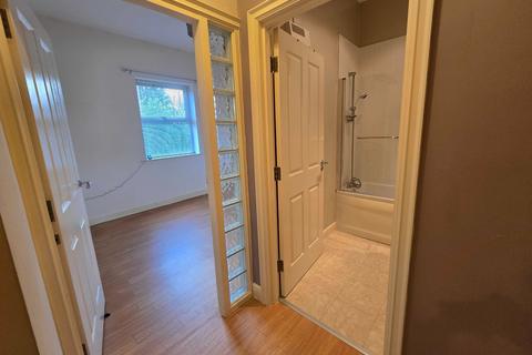 1 bedroom flat to rent,  Bury Old Road , Prestwich M25