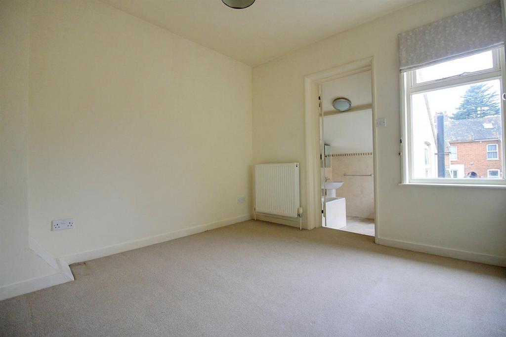 Bedroom 1.jpg