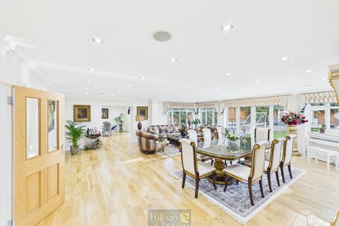 6 bedroom house for sale, Woodlands Avenue, Hornchurch, RM11