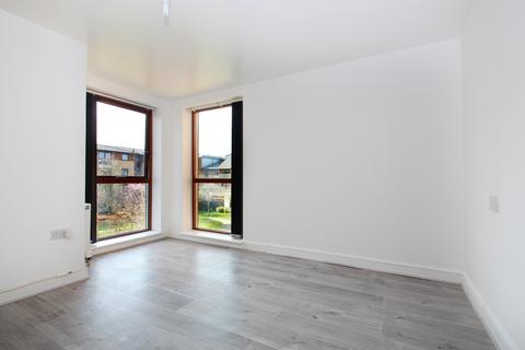2 bedroom flat to rent, Commonwealth Drive, Three Bridges, Crawley RH10