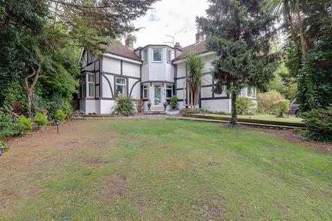 Warren Road, Offington, Worthing, BN14 9QX