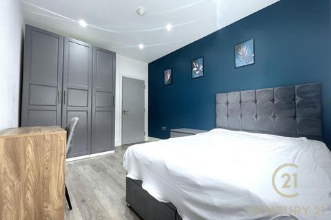 1 bedroom in a house share to rent, Villiers Avenue, SURBITON KT5