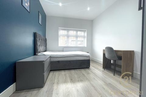 1 bedroom in a house share to rent, Villiers Avenue, SURBITON KT5