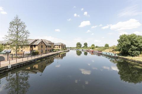 undefined, Riverside Close, London, E5
