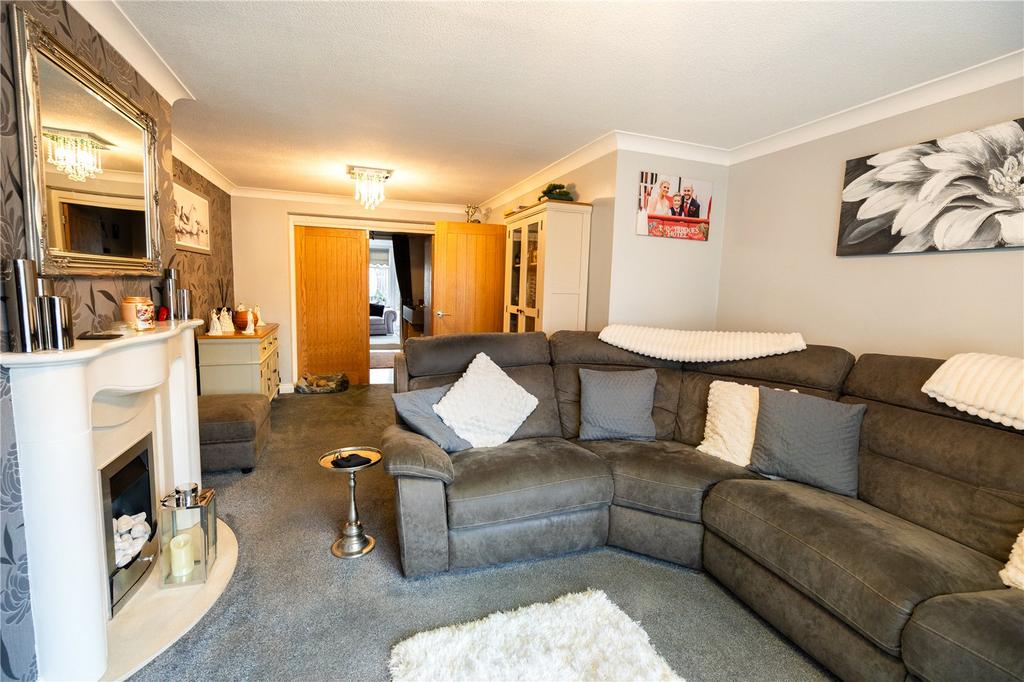 Living Room (2)