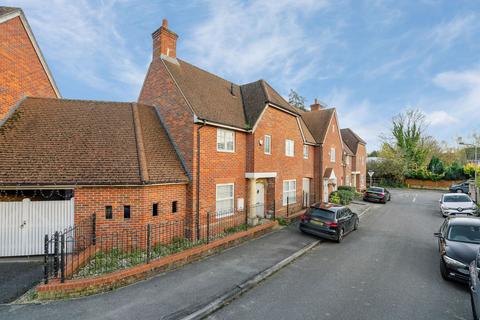 undefined, Coaters Lane, High Wycombe HP10