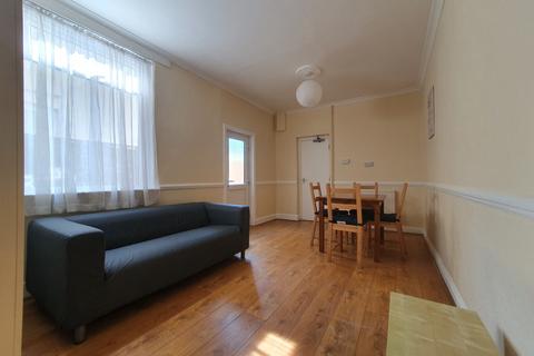 7 bedroom terraced house to rent, Donald Street, Roath, Cardiff, CF24