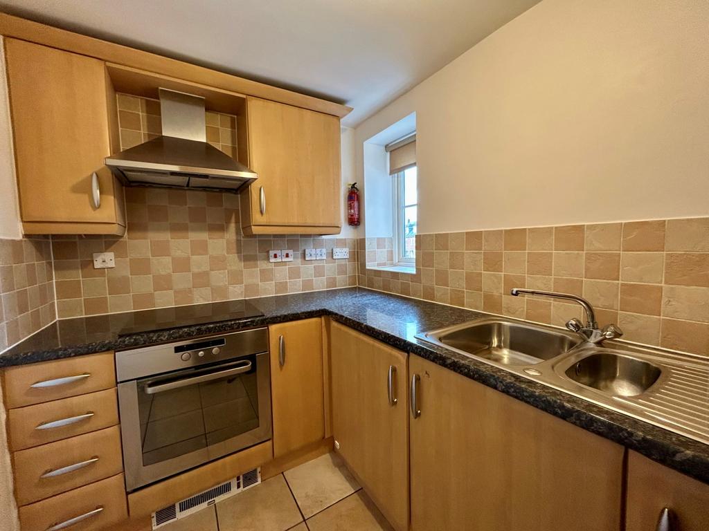 7 Farnborough Drive