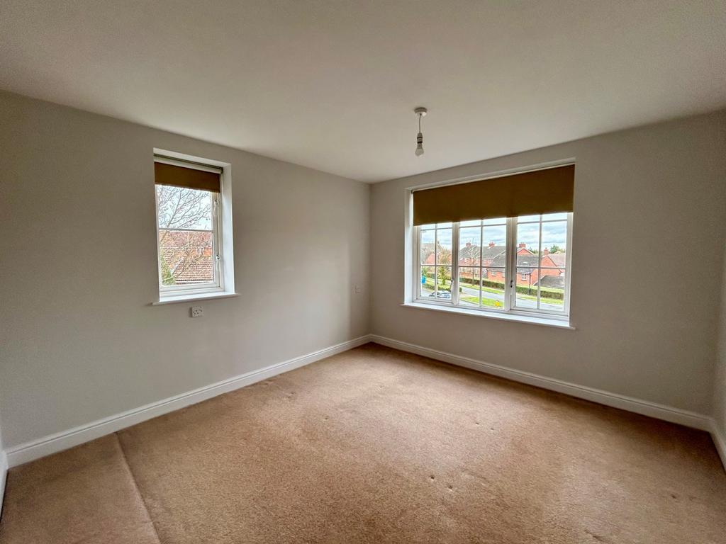 7 Farnborough Drive