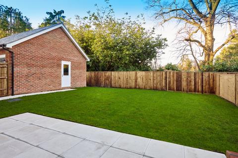 undefined, Wisteria Gate, Romsey SO51