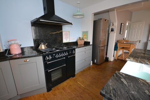 2 bedroom semi-detached house for sale, East End Road, Kingston upon Hull HU12