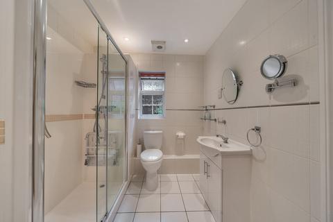 2 bedroom apartment for sale, Green Lane, Northwood, Middlesex