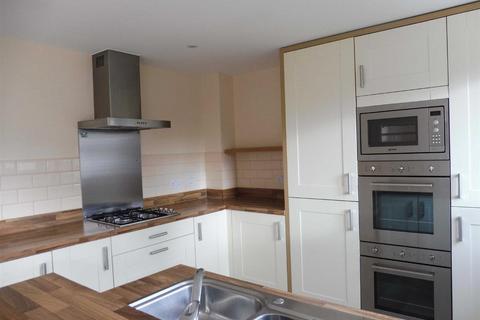 3 bedroom semi-detached house to rent, Barrington Way, Wellington