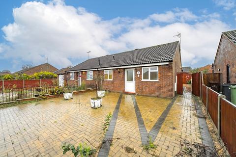 2 bedroom semi-detached bungalow for sale, Hillcrest Avenue, Dereham