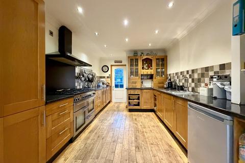 5 bedroom detached house for sale, Park Road, Burnham-On-Crouch