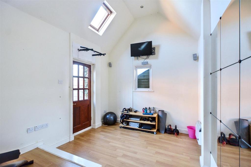 Gym/Home Office/Studio