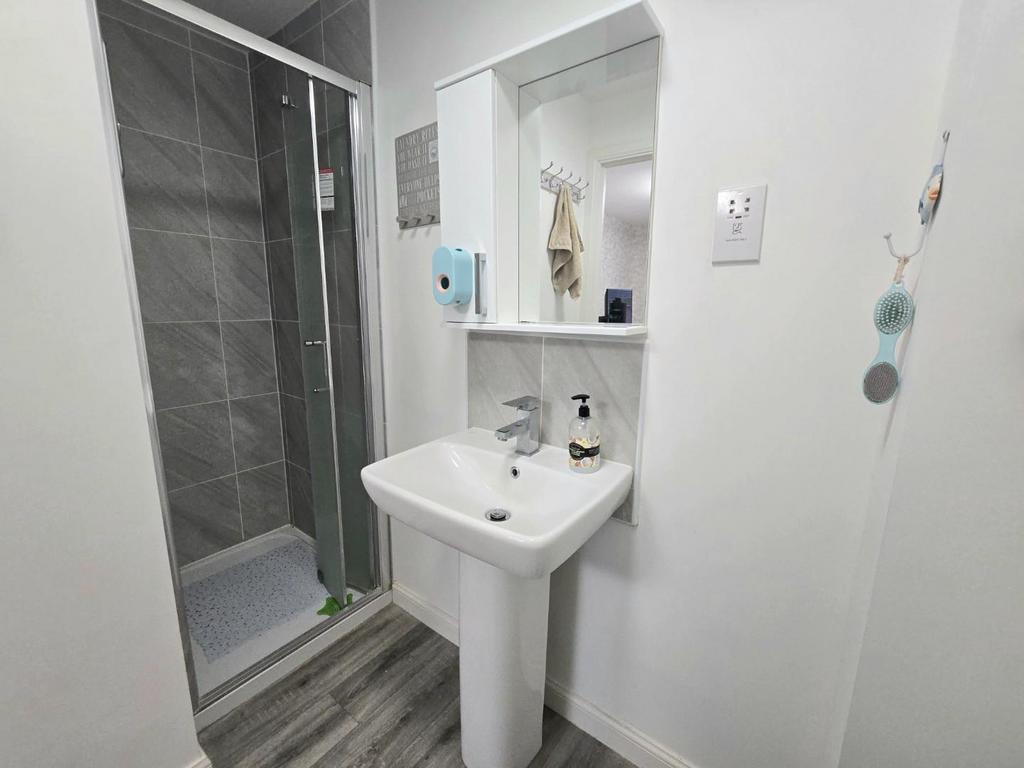 En-Suite 1