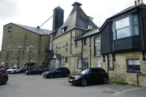 Industrial unit to rent, Unit L2B & T, The Maltings, Station Road Sawbridgeworth CM21 9JX