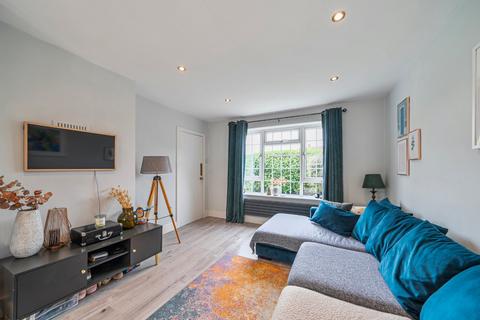 3 bedroom terraced house for sale, The Roundway, Claygate, KT10