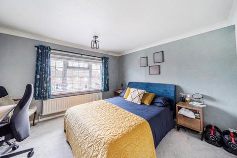 3 bedroom terraced house for sale, The Roundway, Claygate, KT10