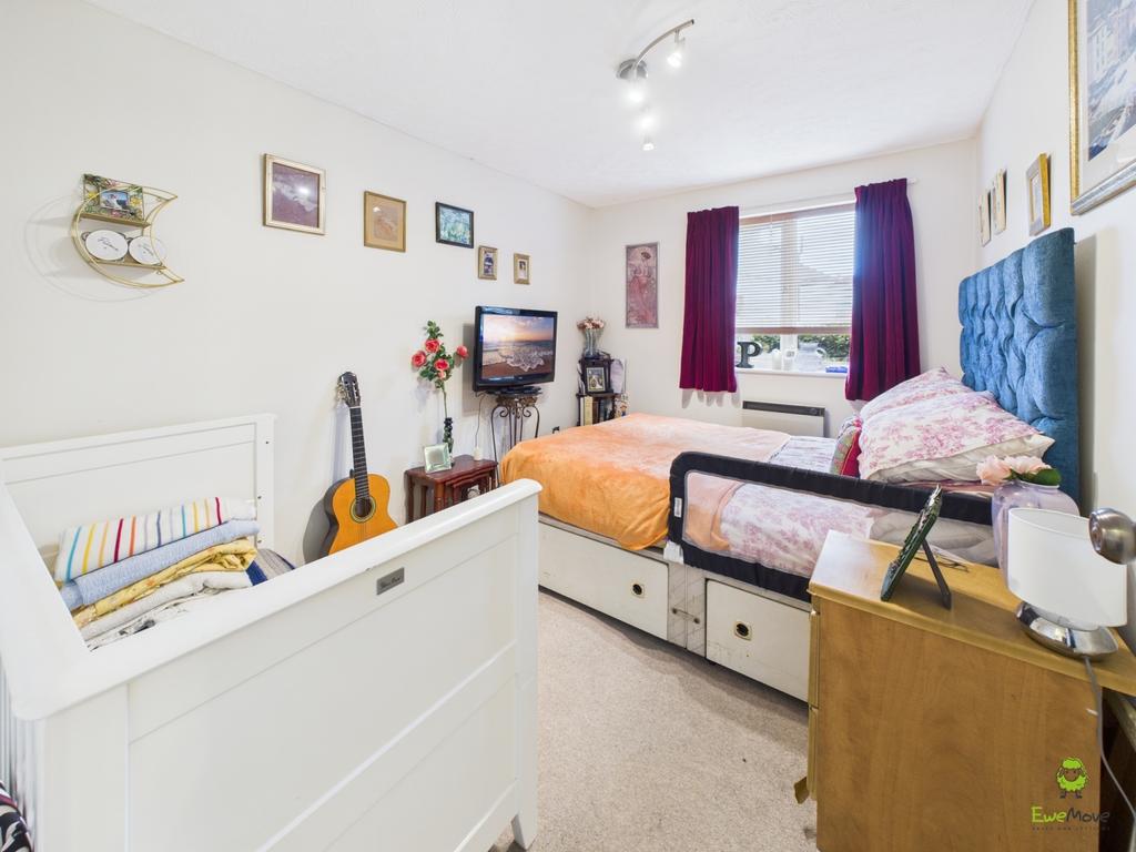 Presented by Clinton at Ewe Move Bexleyheath and Da