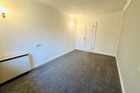 undefined, Edge Lane, Manchester M32