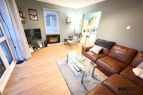 2 bedroom flat for sale, The Clicketts, Tenby, Pembrokeshire. SA70 8DT