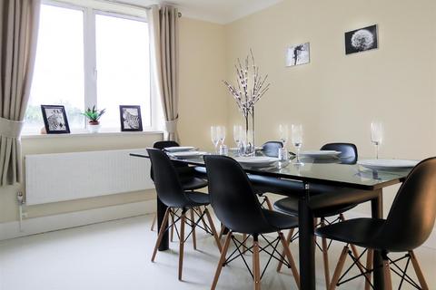 3 bedroom apartment for sale, Regent Court, North Bank, St Johns Wood