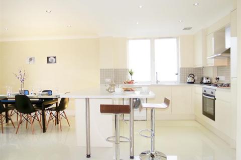 3 bedroom apartment for sale, Regent Court, North Bank, St Johns Wood