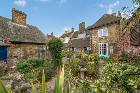 4 bedroom terraced house for sale, Upper Strand Street, Sandwich, Kent, CT13