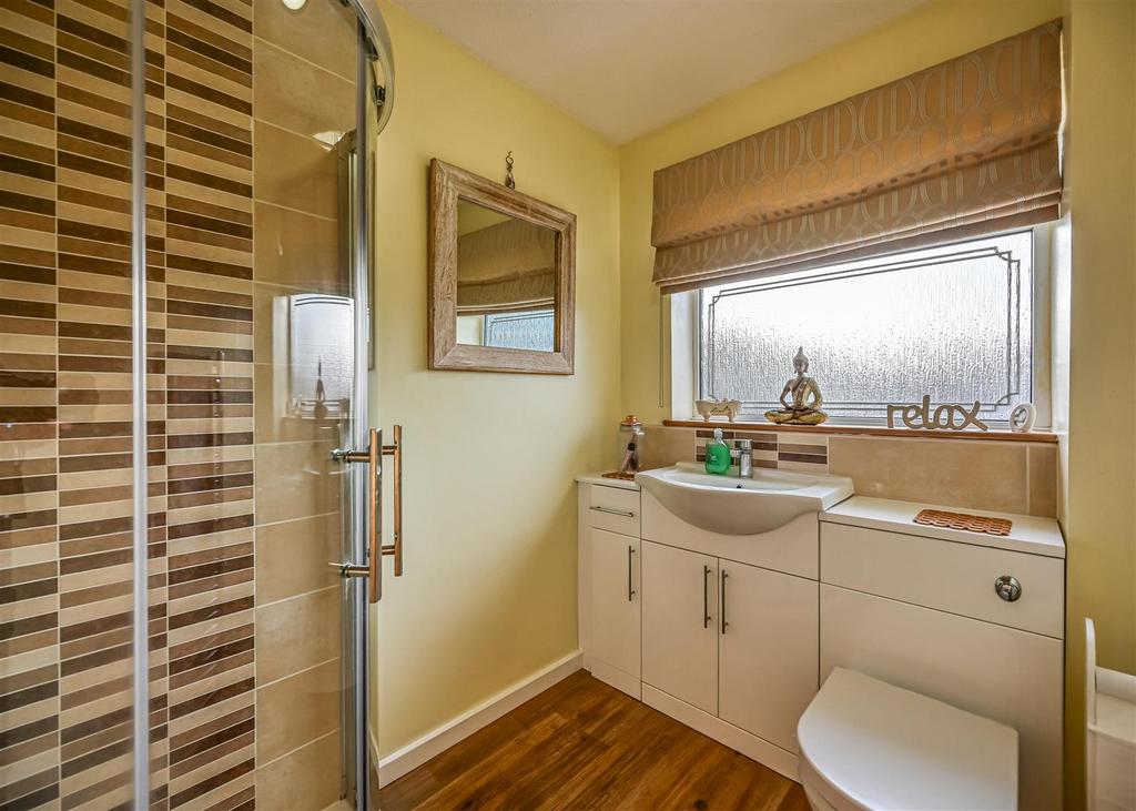 18 Longford Close-1.jpg