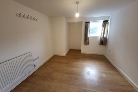 2 bedroom flat to rent, High Street, Bromsgrove B61