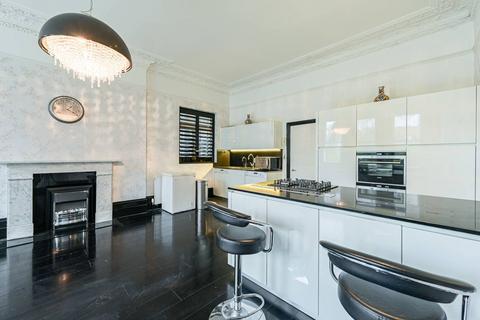 2 bedroom flat for sale, Warwick Road, Earls Court, London, SW5