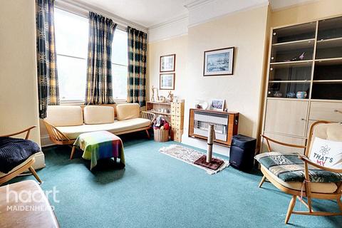 5 bedroom semi-detached house to rent, St Lukes Road, MAIDENHEAD