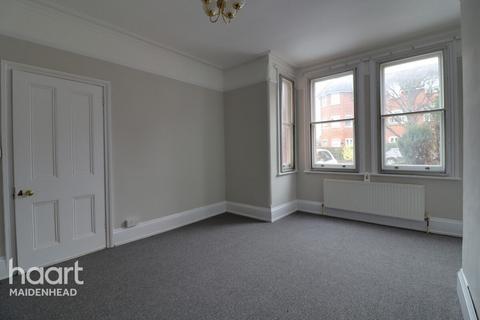 5 bedroom semi-detached house to rent, St Lukes Road, MAIDENHEAD