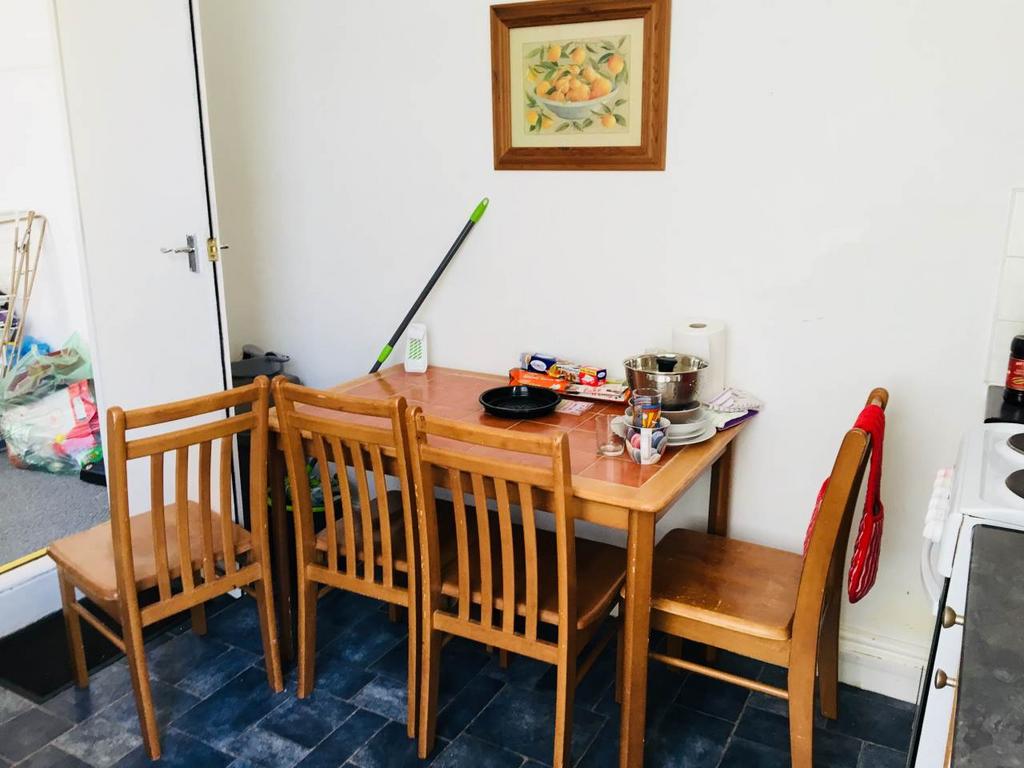 Kitchen Reverse Angl