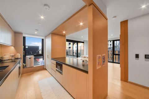 3 bedroom apartment for sale, Embassy Gardens,  London SW11