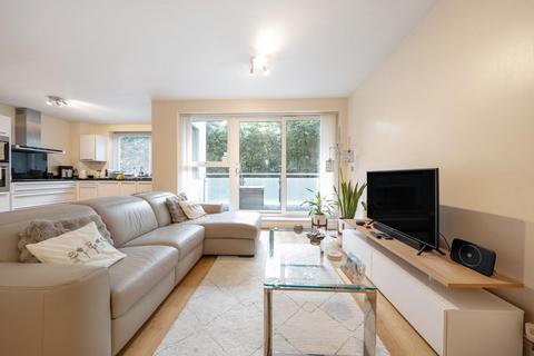 2 bedroom flat to rent, Gordon Avenue, Stanmore HA7